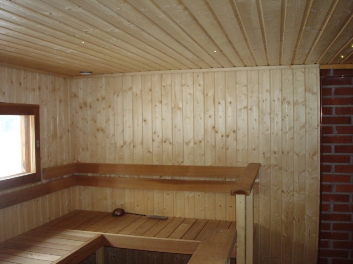 Metsolan puulämmitteinen sauna