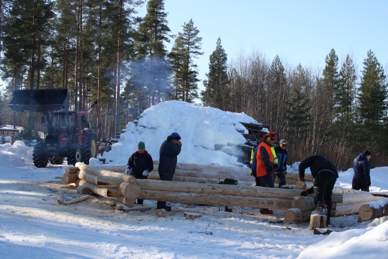 Laavu lumisena päivänä